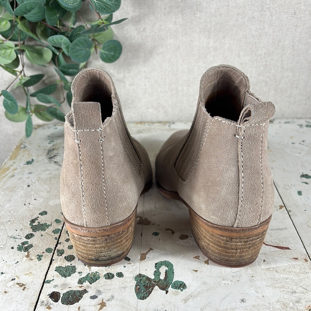 Dolce Vita > Women's Tan Ankle Boots 8 - Picture 6 of 11